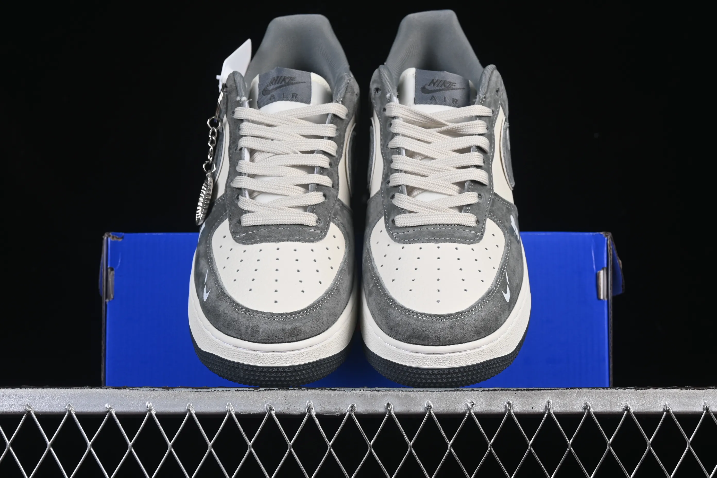 All Categories Nk Air Force 1 Air Force Series Nk Air Force 1 Low Air Force Low Nike Air Force 1'07 Low Violent Bear Joint Gray Pig Eight Air Force One Low Casual Shoes SY1388-004
